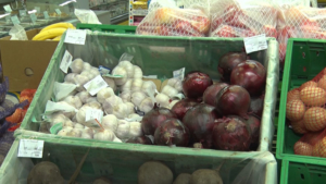 Жителей области призывают не покупать продукты в местах незаконной торговли - gtrkamur.ru