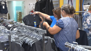 Сборы в школу: В области на школьных ярмарках и в канцелярских магазинах ажиотаж - gtrkamur.ru