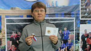 «Профессия обязывает держать себя в тонусе»: 55-летняя спортсменка из Циолковского получила золотой значок ГТО - gtrkamur.ru