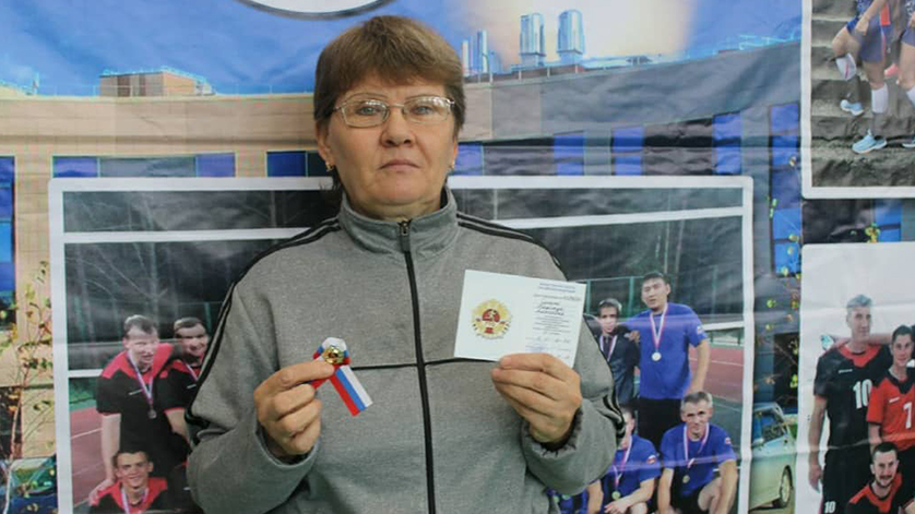 «Профессия обязывает держать себя в тонусе»: 55-летняя спортсменка из Циолковского получила золотой значок ГТО - gtrkamur.ru