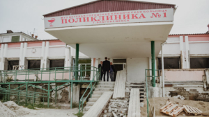 Василий Орлов проинспектировал первую детскую поликлинику в Благовещенске - gtrkamur.ru