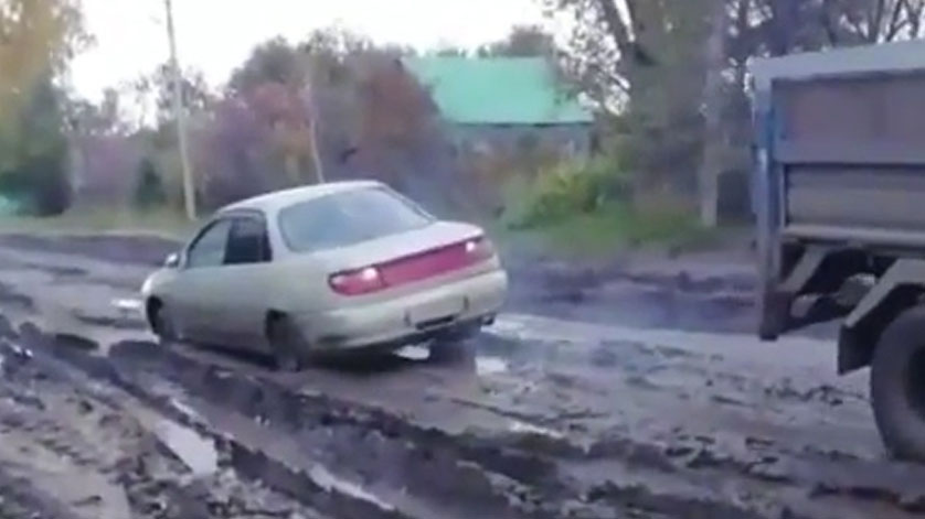 Жители Зеньковки снова в дорожном плену - gtrkamur.ru