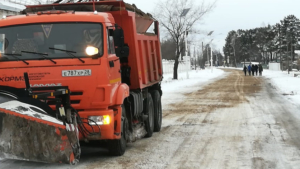 Амурские дорожники будут работать в усиленном режиме, пока не расчистят все трассы - gtrkamur.ru
