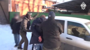 В Свободном задержали гражданина, который пытался дать взятку в особо крупном размере сотруднику ФСБ - gtrkamur.ru