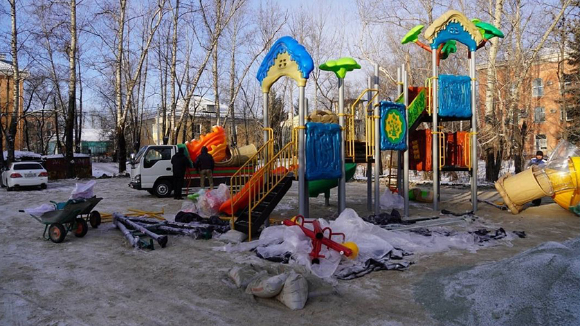 15 дворов в Свободном оснастят новыми игровыми площадками и тренажерами - gtrkamur.ru