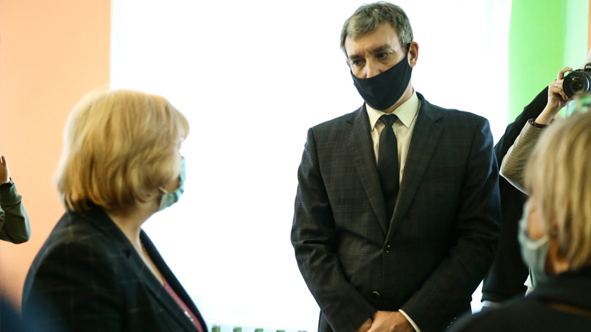 Василий Орлов проверил организацию питания учеников районных школ - gtrkamur.ru