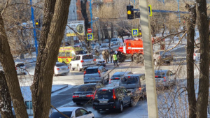 В Благовещенске пожарная машина по пути на вызов попала в ДТП - gtrkamur.ru