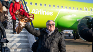 Президент фестиваля «Детство на Амуре» Григорий Гладков прибыл в Благовещенск - gtrkamur.ru