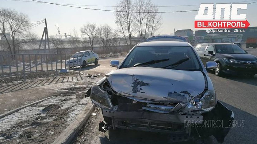 Авария на благовещенском виадуке произошла сегодня утром - gtrkamur.ru