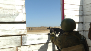 Курсанты ДВОКУ одержали победу в соревнованиях по тактической стрельбе - gtrkamur.ru