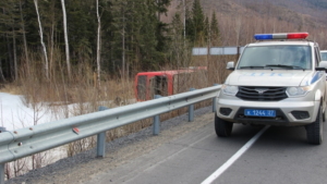 Водителя автобуса, который перевернулся в Хабаровском крае, задержали - gtrkamur.ru