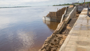 Повышенная водность на Зее замедлила строительство благовещенской набережной - gtrkamur.ru