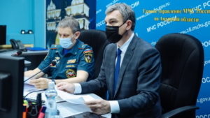 Василий Орлов доложил о паводковой обстановке в Приамурье главе МЧС России Евгению Зиничеву - gtrkamur.ru