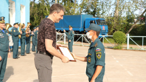 Василий Орлов поблагодарил спасателей из Хабаровска за оказанную помощь во время паводка - gtrkamur.ru