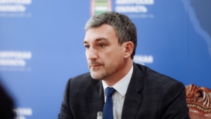 Василий Орлов распорядился ускорить оформление документов на получение выплат подтопленцам - gtrkamur.ru