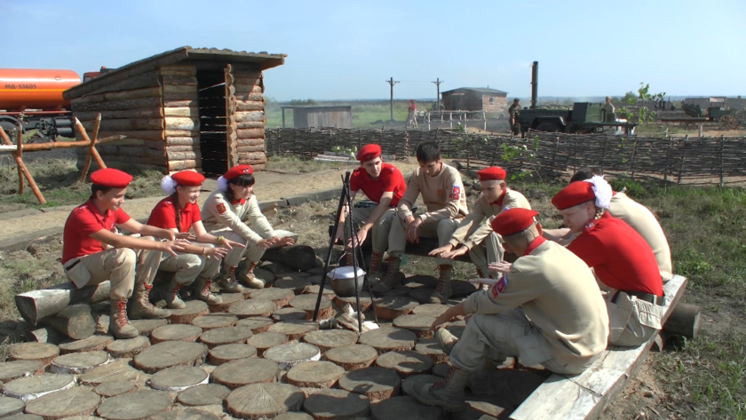 Белогорские юнармецы поучаствовали в строительстве парка «Патриот» - gtrkamur.ru