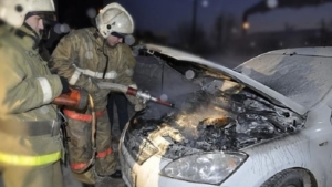 В Благовещенске ночью сгорели две припаркованные иномарки - gtrkamur.ru