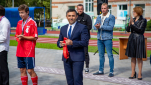 В благовещенской школе №27 отпраздновали открытие стадиона - gtrkamur.ru