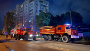 Сегодня рано утром амурские огнеборцы тушили склад и жилой дом - gtrkamur.ru