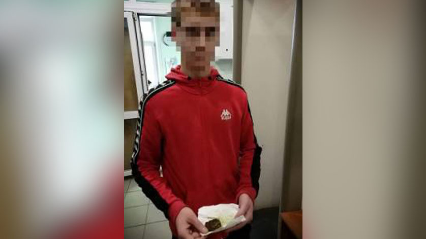 Амурчанин пытался пронести в здание суда наркотики - gtrkamur.ru