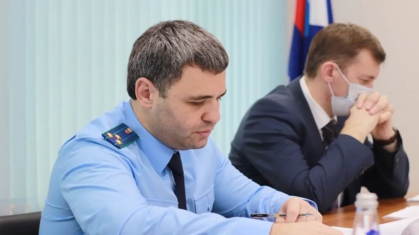 Амурские правоохранители обсудили борьбу с преступностью в сфере лесо- и золотодобычи - gtrkamur.ru