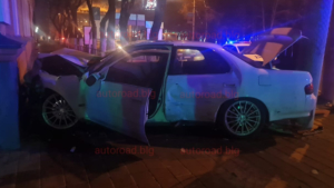 Четверо человек пострадали в жесткой аварии в центре Благовещенска - gtrkamur.ru