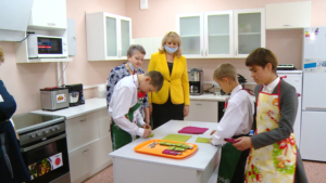 Благодаря проекту «Доброшкола» дети с особенностями развития могут обучаться разным профессиям - gtrkamur.ru