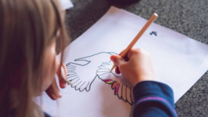 Индивидуальные игровые наборы для маленьких пациентов с COVID-19 собирают в Приамурье - gtrkamur.ru