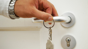 В следующем году собственным жильём смогут обзавестись порядка 170 детей-сирот - gtrkamur.ru