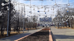 В Свободном отремонтируют световую аллею в сквере у краеведческого музея - gtrkamur.ru