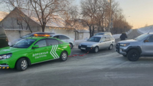 «Дорожный патруль» пришёл на помощь благовещенке с ребенком, чьё авто заглохло на морозе - gtrkamur.ru