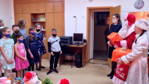 Полицейский Дед Мороз начал свой новогодний марафон по Приамурью - gtrkamur.ru