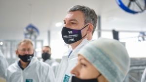 Василий Орлов посетил первую роботизированную ферму Амурской области - gtrkamur.ru