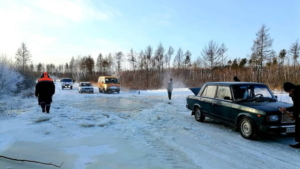 Из-за наледей на дорогах жители нескольких сёл Зейского района не могут добраться до Зеи и обратно - gtrkamur.ru