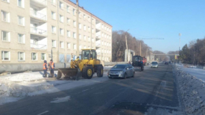 Шестью тоннами реагентов покрыли улицы Благовещенска за ночь - gtrkamur.ru