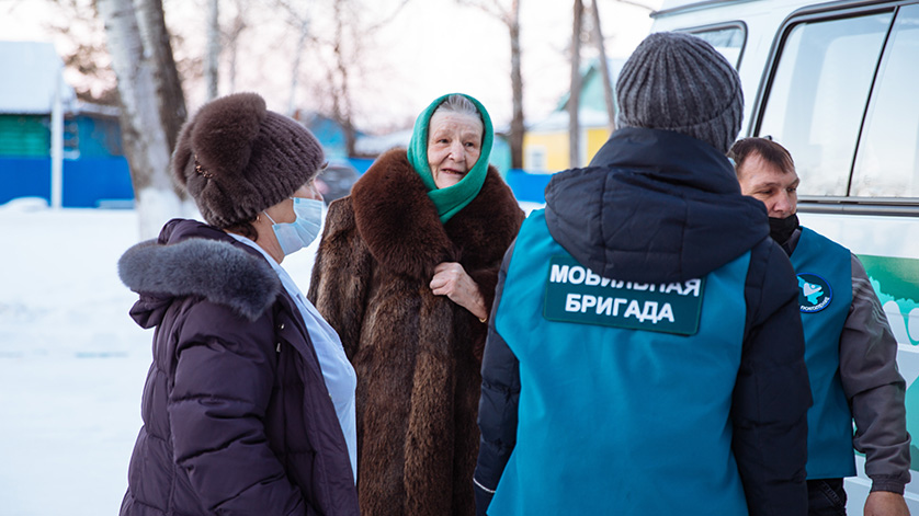 С помощью «Мобильных бригад» три тысячи пожилых людей из амурских сел попали на прием к врачу - gtrkamur.ru