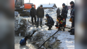 На затопленной дороге в Черниговке прочистили трубу, но движение по-прежнему закрыто - gtrkamur.ru