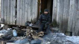 Мужчину без ног, который жил в ужасных условиях в Свободном, поместили в больницу - gtrkamur.ru