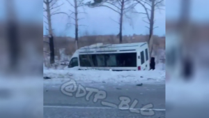 На трассе Благовещенск-Свободный пассажирский автобус улетел в кювет - gtrkamur.ru