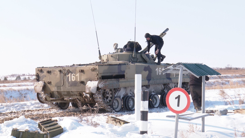Курсанты ДВОКУ оттачивают мастерство перед «Суворовским натиском» - gtrkamur.ru