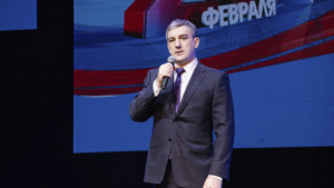 Глава региона Василий Орлов вручил награды военнослужащим в преддверии 23 февраля - gtrkamur.ru