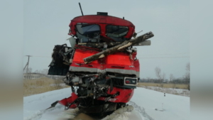 В обстоятельствах аварии лесовоза и грузового поезда в Приморье разбираются правоохранители - gtrkamur.ru