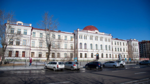 В мае стартует капремонт стадиона Алексеевской гимназии в Благовещенске - gtrkamur.ru