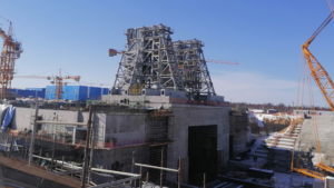 На Восточном смонтировали 5 этажей кабель-заправочной башни для «Ангары» - gtrkamur.ru