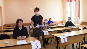 Родители будущих амурских выпускников попробовали сдать ЕГЭ - gtrkamur.ru