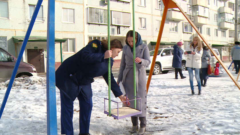 Уборку снега в благовещенских дворах проконтролировали активисты Народного фронта - gtrkamur.ru