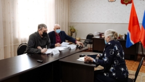 Василий Орлов пообещал пенсионерке с большим северным стажем помочь с жилищной субсидией - gtrkamur.ru