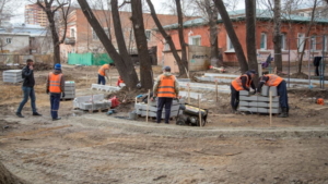 Дворы в Благовещенске благоустраивают с опережением графика - gtrkamur.ru