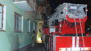 12 человек эвакуировали, двое — пострадали: в Благовещенске произошел пожар в жилом доме - gtrkamur.ru