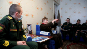 Белогорская пенсионерка поддержала российских военных - gtrkamur.ru